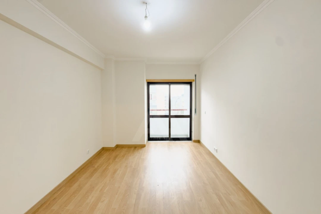 Apartamento T3 para Venda em Rio de Mouro Foto 18