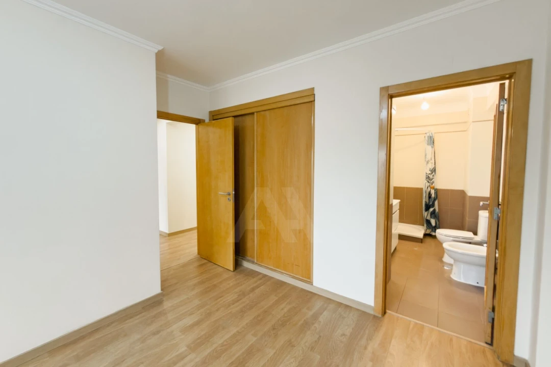 Apartamento T3 para Venda em Rio de Mouro Foto 23