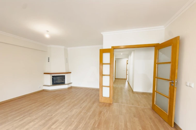 Apartamento T3 para Venda em Rio de Mouro Foto 5