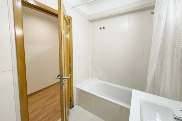 Apartamento T3 para Venda em Rio de Mouro Foto 14