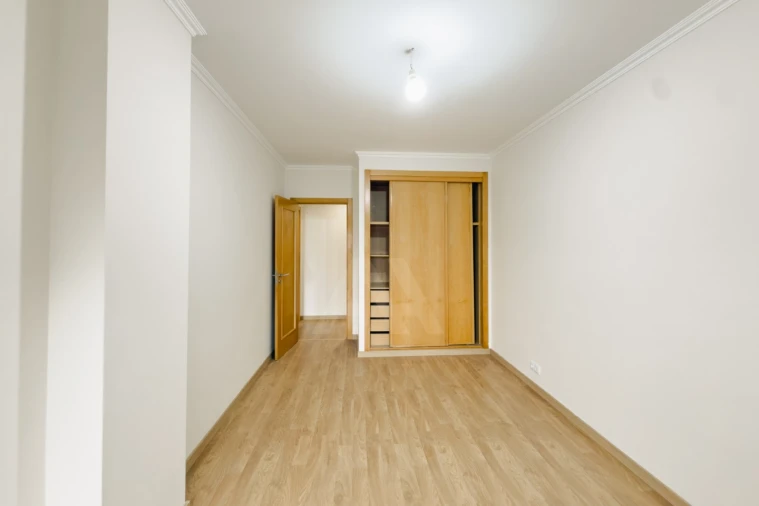Apartamento T3 para Venda em Rio de Mouro Foto 17