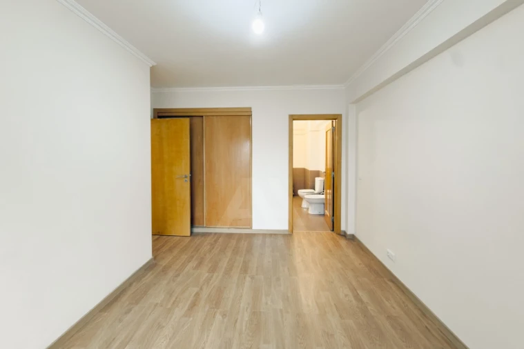 Apartamento T3 para Venda em Rio de Mouro Foto 19