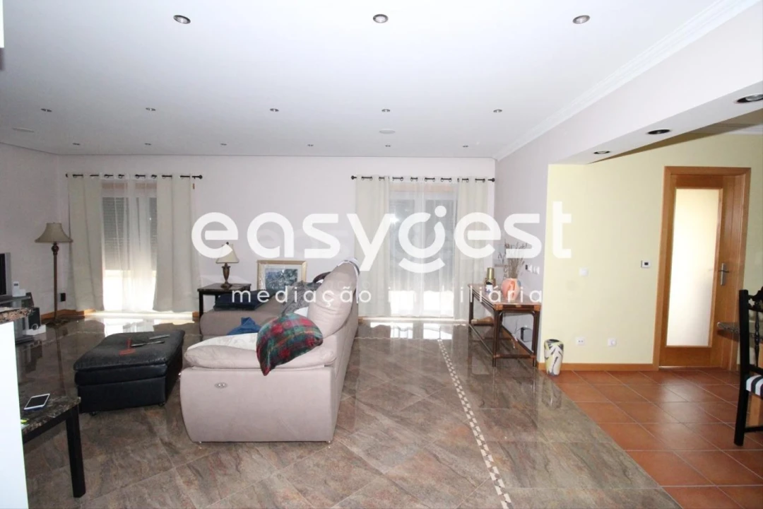 Moradia T4 para Venda em Tornada e Salir do Porto Foto 3