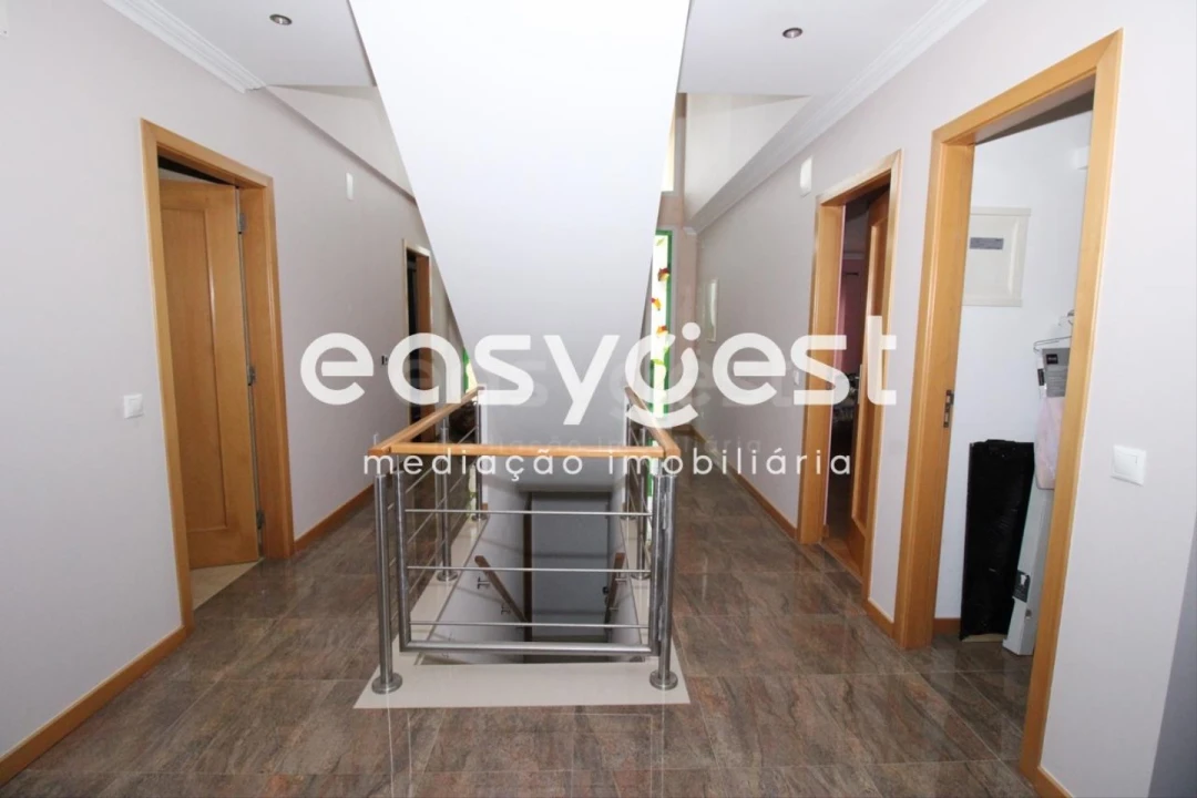 Moradia T4 para Venda em Tornada e Salir do Porto Foto 9