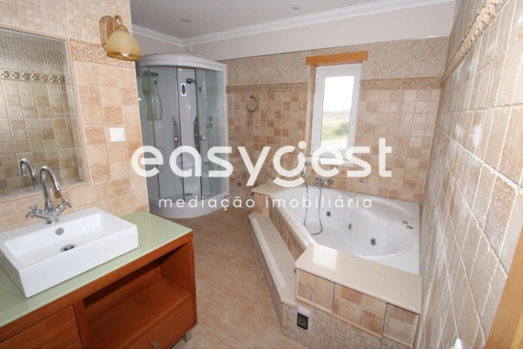 Moradia T4 para Venda em Tornada e Salir do Porto Foto 15