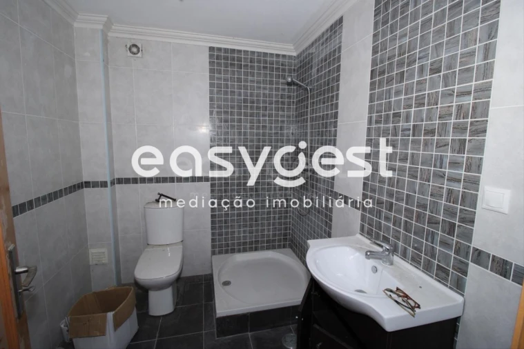 Moradia T4 para Venda em Tornada e Salir do Porto Foto 20