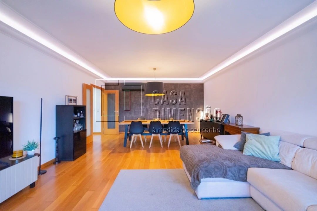 Apartamento T2 para Venda em Carnaxide e Queijas Foto 18