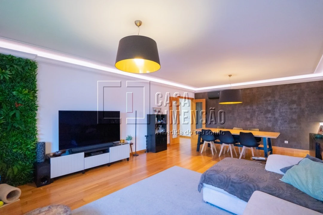 Apartamento T2 para Venda em Carnaxide e Queijas Foto 19