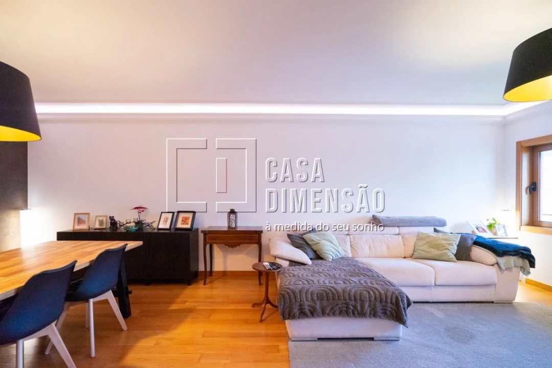 Apartamento T2 para Venda em Carnaxide e Queijas Foto 22