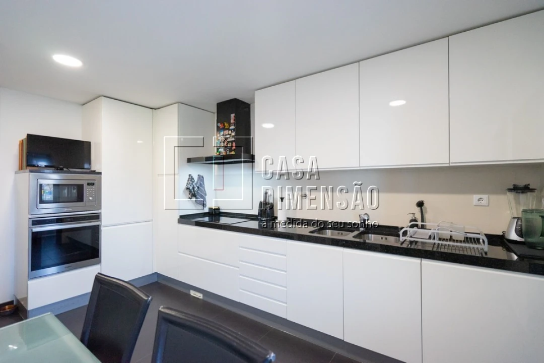 Apartamento T2 para Venda em Carnaxide e Queijas Foto 28