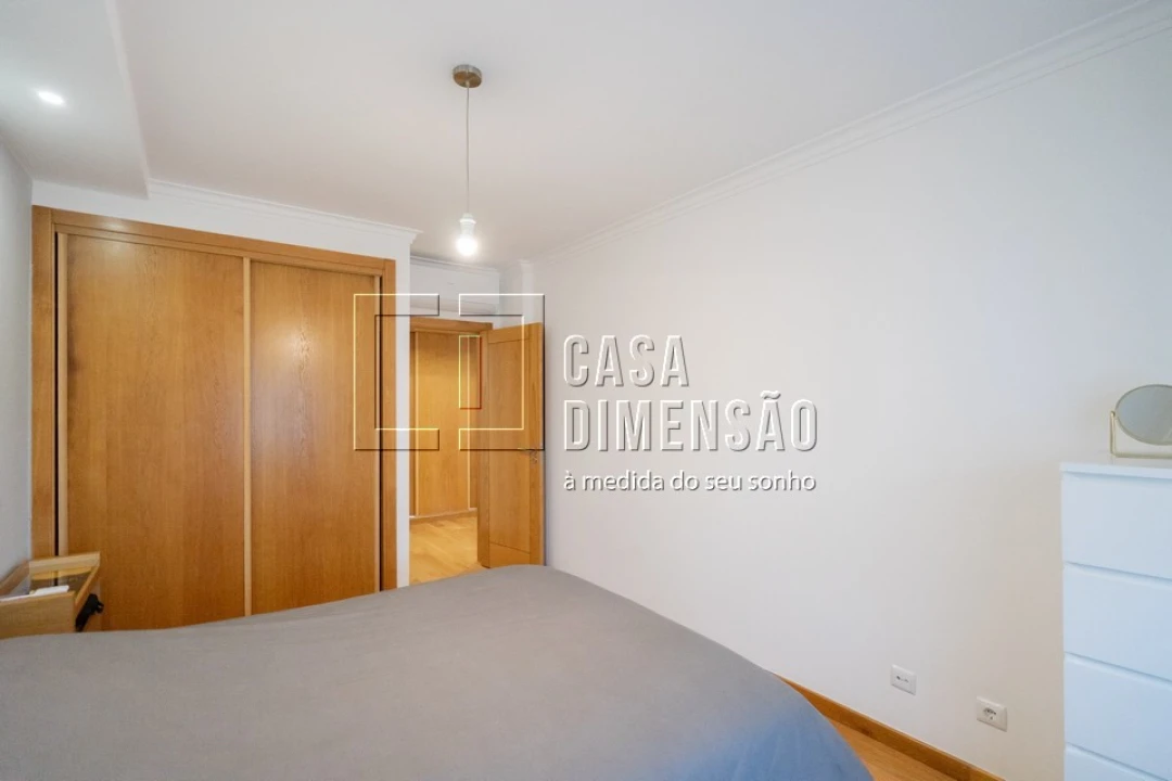 Apartamento T2 para Venda em Carnaxide e Queijas Foto 36