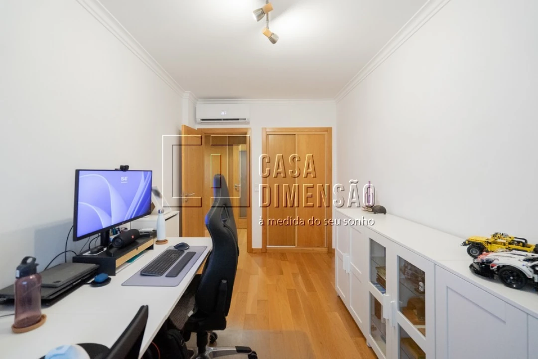 Apartamento T2 para Venda em Carnaxide e Queijas Foto 41