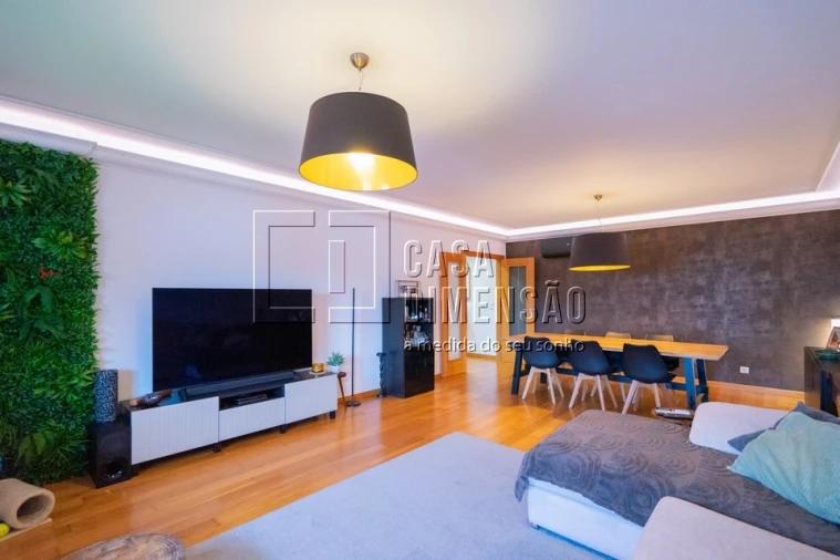 Apartamento T2 para Venda em Carnaxide e Queijas Foto 19