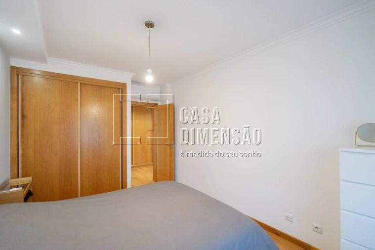 Apartamento T2 para Venda em Carnaxide e Queijas Foto 36