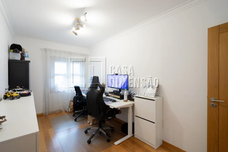 Apartamento T2 para Venda em Carnaxide e Queijas Foto 39