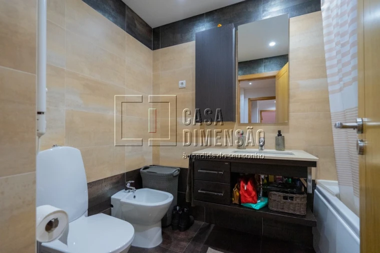 Apartamento T2 para Venda em Carnaxide e Queijas Foto 42