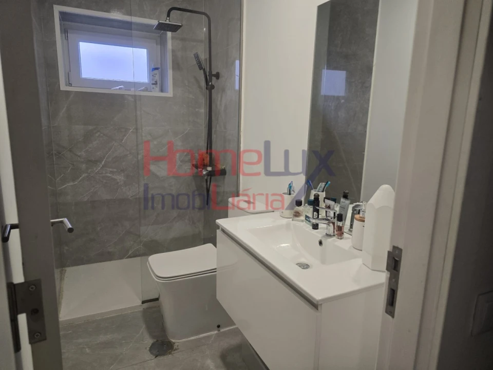 Moradia T3 para Venda em Campo e Sobrado Foto 31