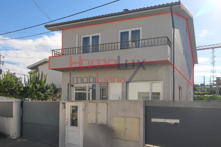 Moradia T3 para Venda em Campo e Sobrado