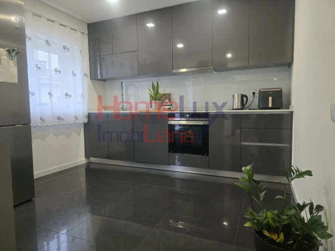 Moradia T3 para Venda em Campo e Sobrado Foto 3