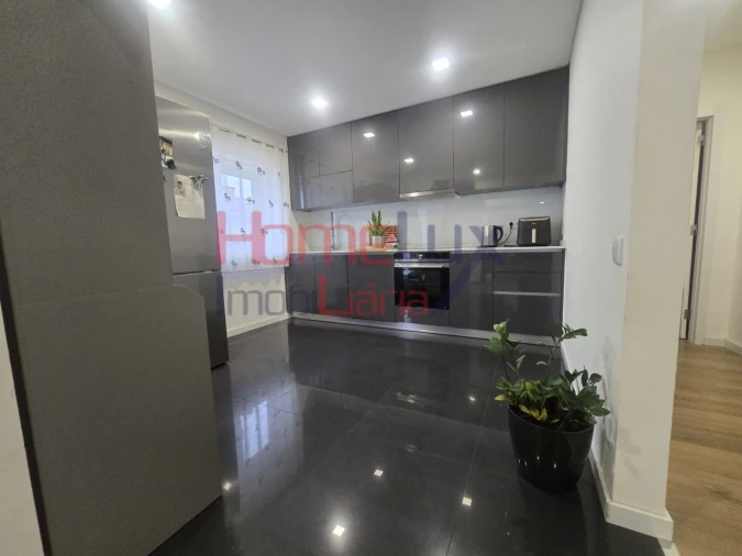 Moradia T3 para Venda em Campo e Sobrado Foto 4