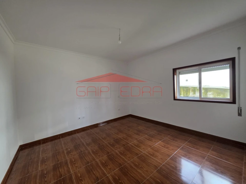 Moradia T3 para Venda em Abragão Foto 10