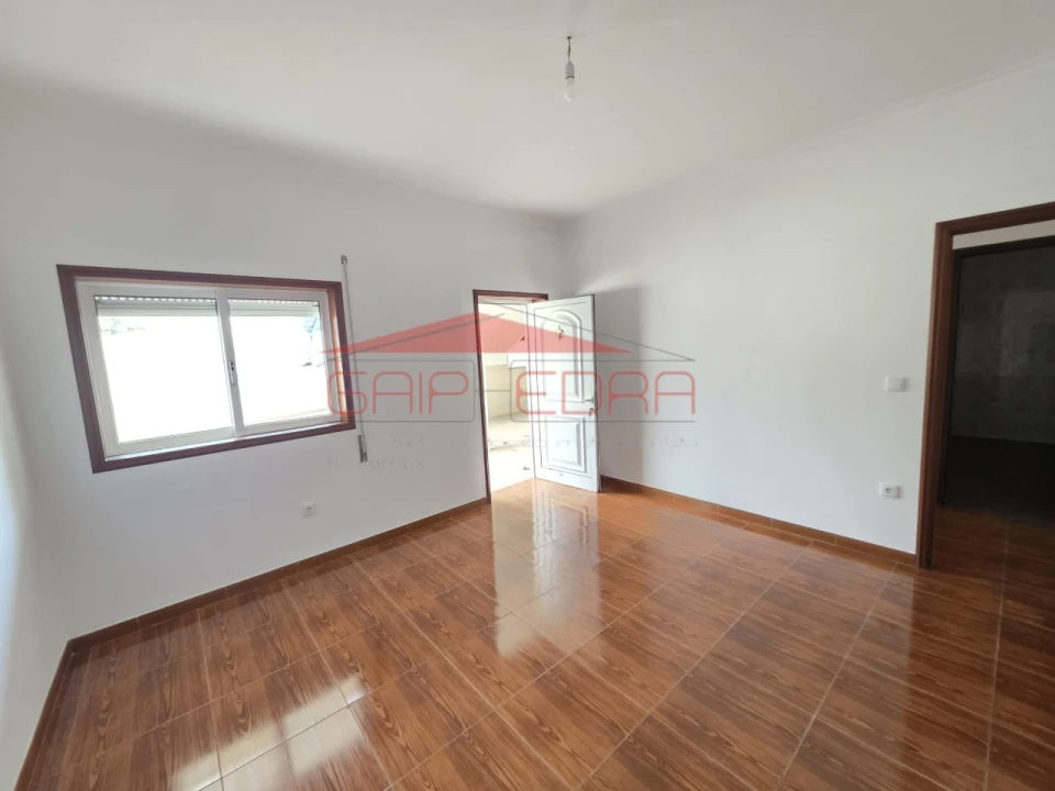 Moradia T3 para Venda em Abragão Foto 4