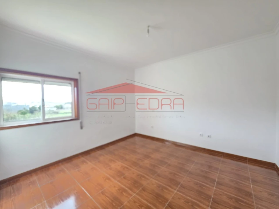 Moradia T3 para Venda em Abragão Foto 12