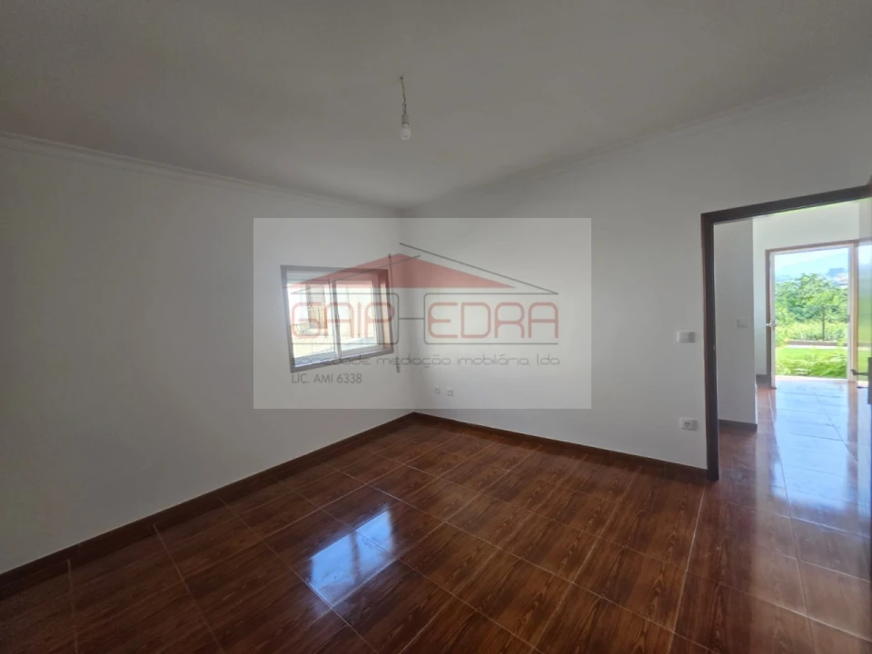 Moradia T3 para Venda em Abragão Foto 3