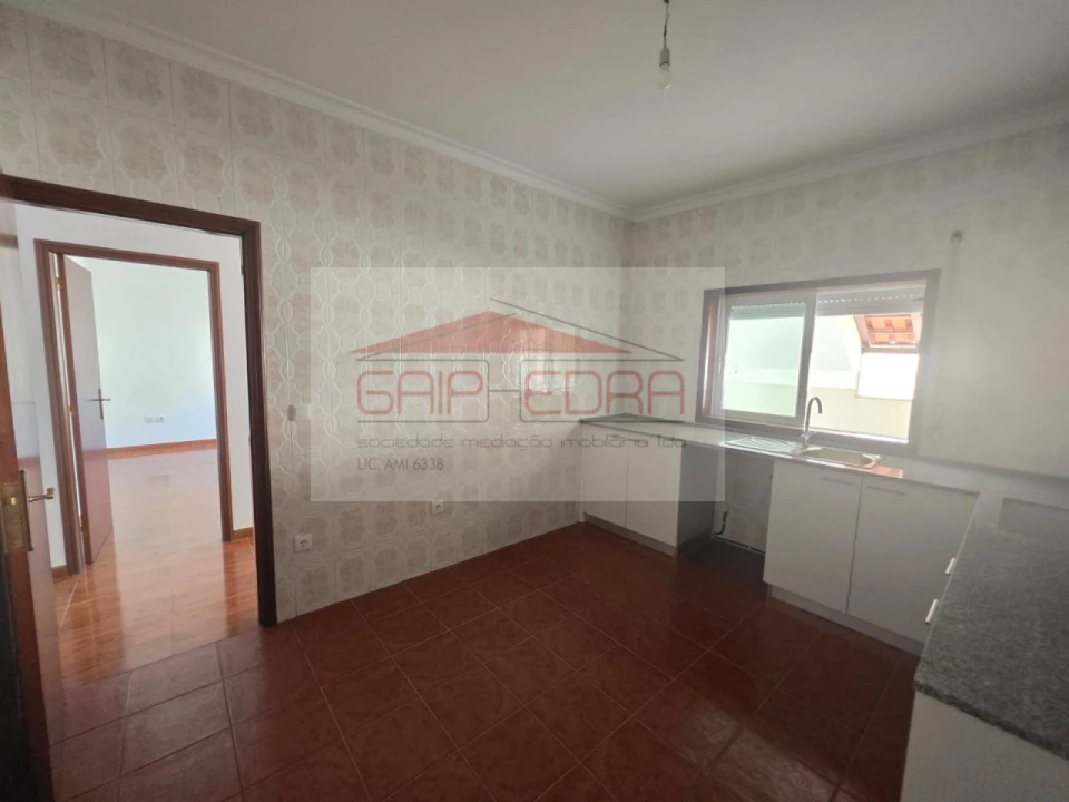 Moradia T3 para Venda em Abragão Foto 5