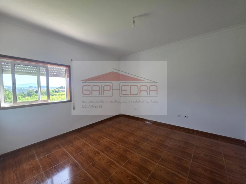 Moradia T3 para Venda em Abragão Foto 8