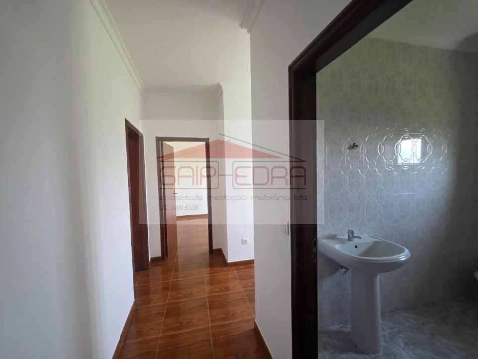 Moradia T3 para Venda em Abragão Foto 10