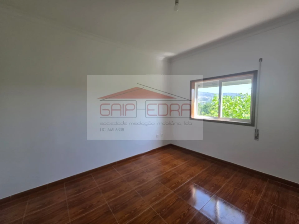 Moradia T3 para Venda em Abragão Foto 12