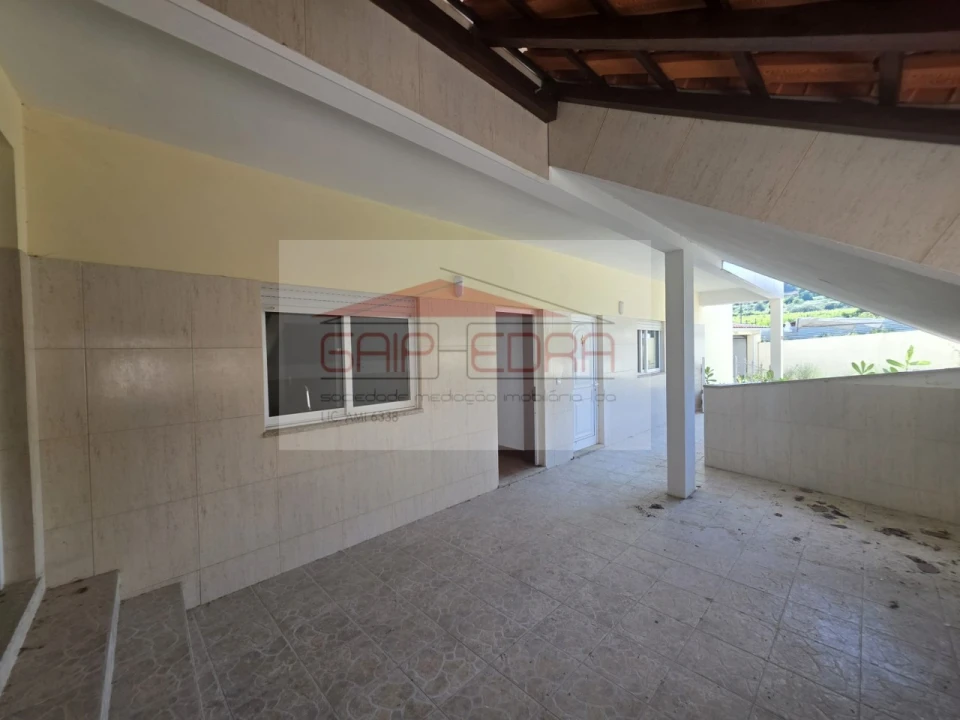 Moradia T3 para Venda em Abragão Foto 23
