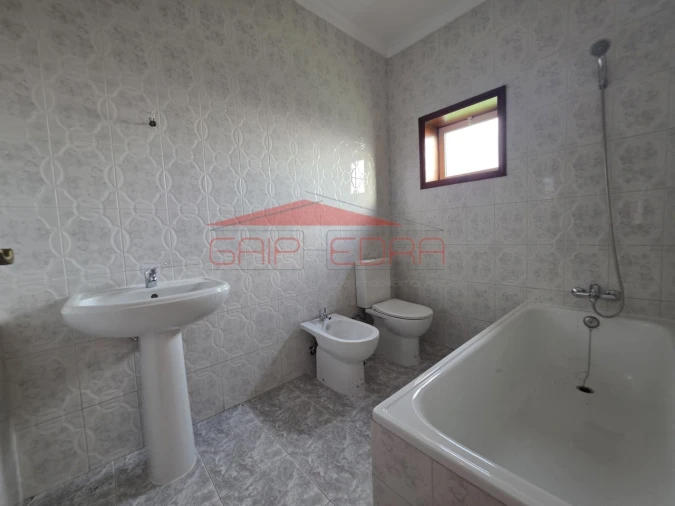 Moradia T3 para Venda em Abragão Foto 17