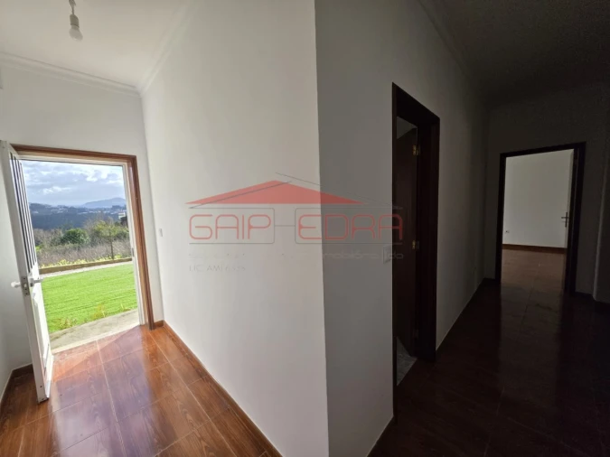 Moradia T3 para Venda em Abragão Foto 16