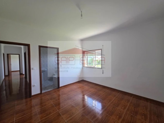 Moradia T3 para Venda em Abragão Foto 9