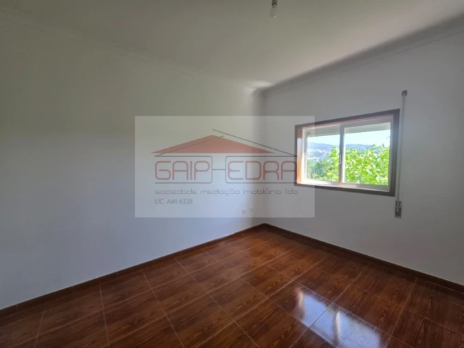 Moradia T3 para Venda em Abragão Foto 12
