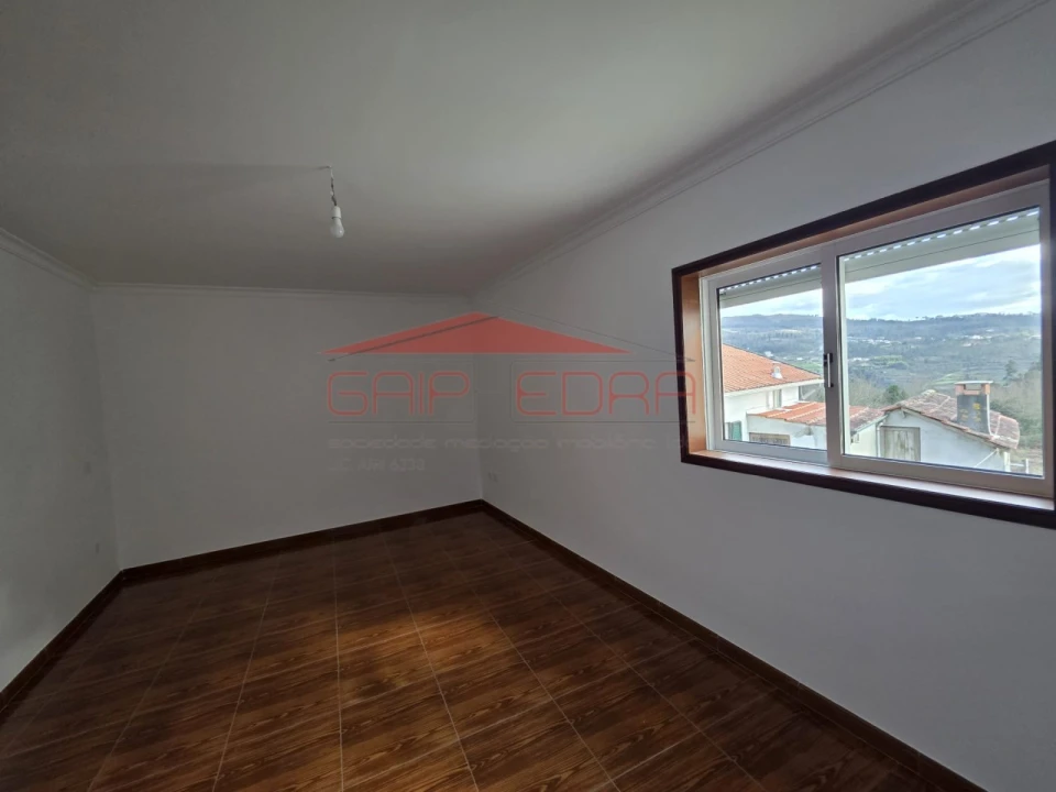 Moradia T2 para Venda em Abragão Foto 14