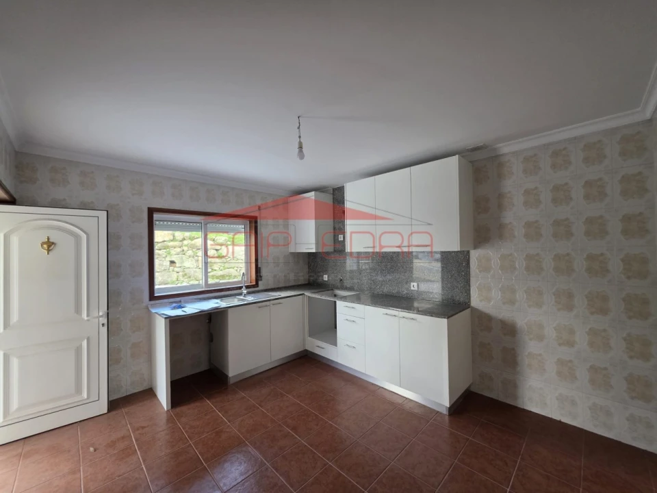 Moradia T2 para Venda em Abragão Foto 8