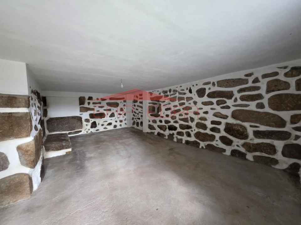 Moradia T2 para Venda em Abragão Foto 22