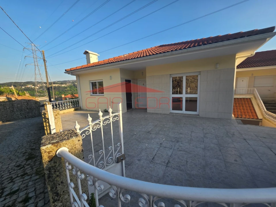 Moradia T2 para Venda em Abragão Foto 28