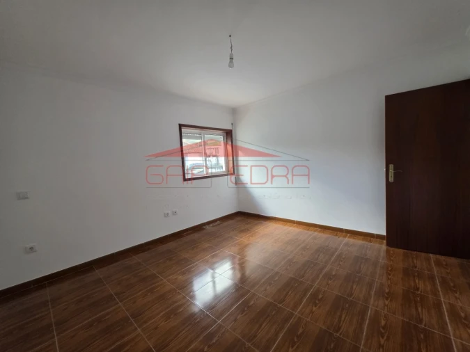 Moradia T2 para Venda em Abragão Foto 11