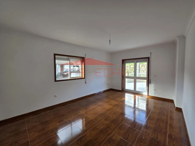 Moradia T2 para Venda em Abragão Foto 5