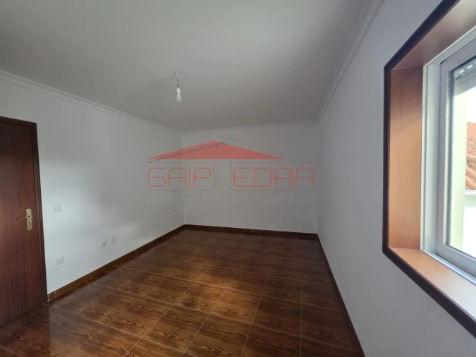 Moradia T2 para Venda em Abragão Foto 13