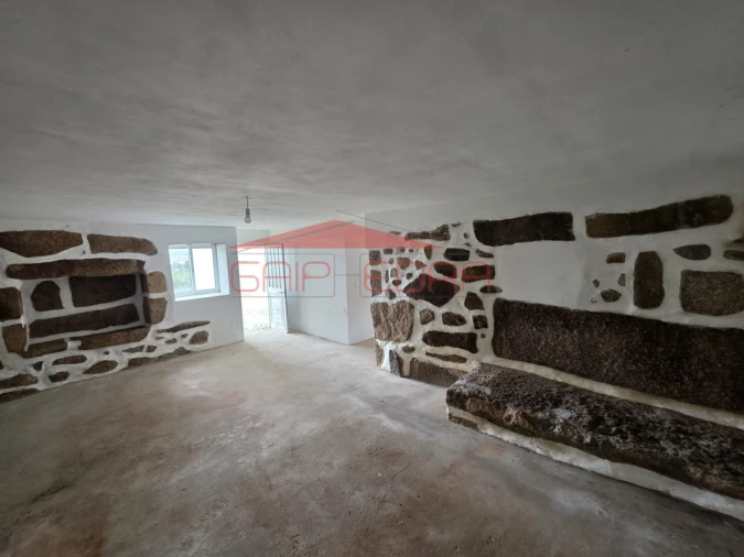 Moradia T2 para Venda em Abragão Foto 18