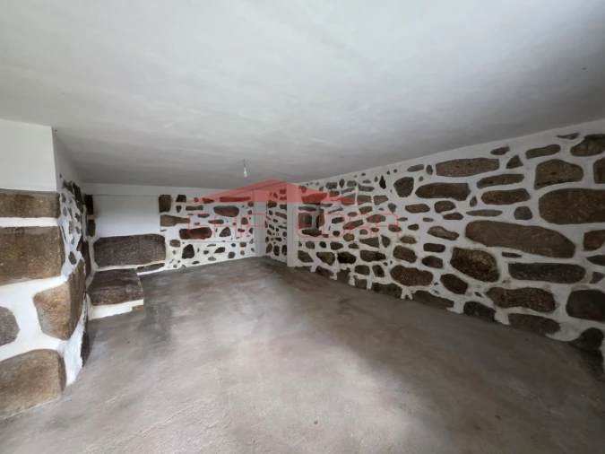 Moradia T2 para Venda em Abragão Foto 22