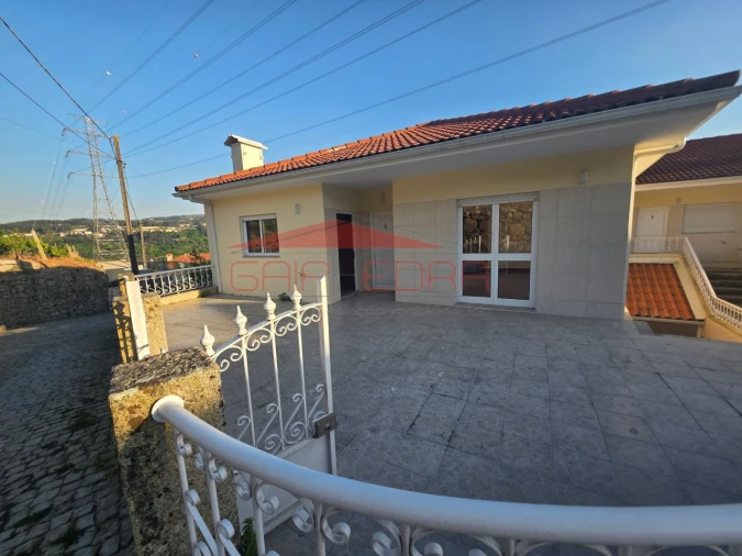 Moradia T2 para Venda em Abragão Foto 28