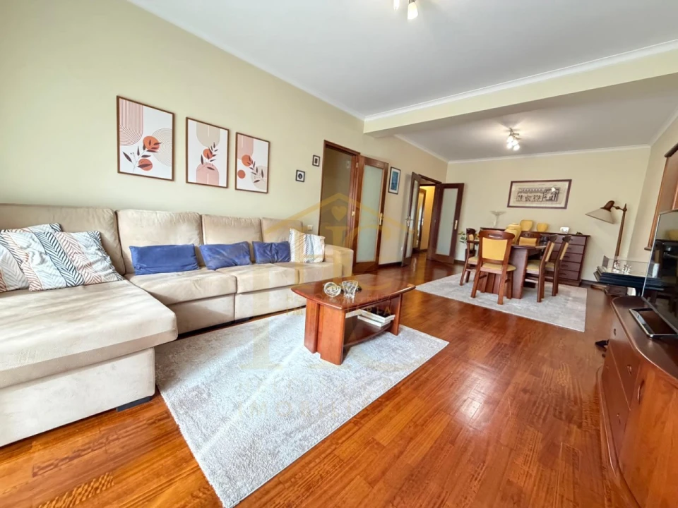 Apartamento T4 para Venda em Póvoa de Varzim, Beiriz e Argivai Foto 1