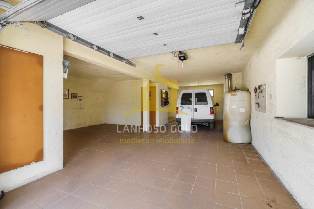 Moradia T4 para Venda em Lago Foto 19