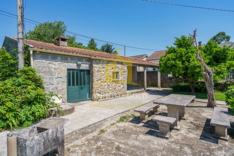 Moradia T4 para Venda em Lago Foto 21